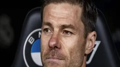 广州“百狮斗艳”18支醒狮队争夺“狮王”称号